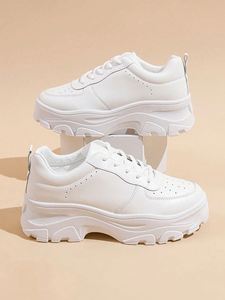 Nuevos Zapatos de Mujer para Todas las Temporadas, con Suela Gruesa y Amortiguación, Parte Superior de Tela Elástica, Logotipo Bordado, Estilo Slip-On, Tendencia Popular en Instagram - Product Image 4