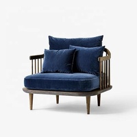 Tradition nordique hôtel salon meubles en bois massif canapé simple Mouche Chaises par Space Copenhagen