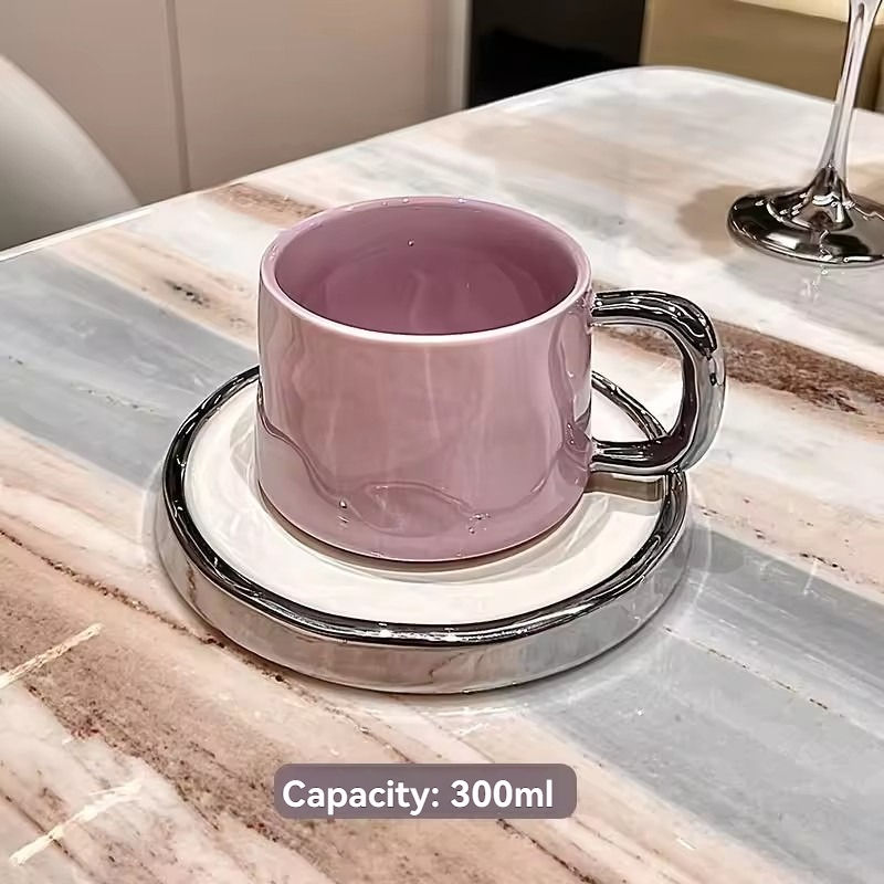 ถ้วยสีม่วง + จานรองสีขาว