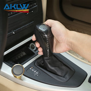 Couvercle <span class=keywords><strong>de</strong></span> <span class=keywords><strong>pommeau</strong></span> <span class=keywords><strong>de</strong></span> levier <span class=keywords><strong>de</strong></span> <span class=keywords><strong>vitesse</strong></span> en fibre <span class=keywords><strong>de</strong></span> carbone pour BMW Série 3 2005-2012 E90 E91 E92 E93 E87 Accessoires d'intérieur <span class=keywords><strong>de</strong></span> voitures - Product Image 6