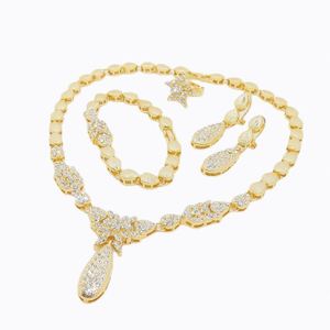 Europa Estados Unidos Conjunto de novia de alta calidad Directo de fábrica Collar de diamantes chapado en oro Pendientes de gota de agua Aleación hecha principalmente - Product Image 5