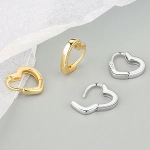 Minimalist 18k Gold Plated Heart Hoogie <b>Earring</b> for Women Hoop <b>Earrings</b> Geometric Love Hoop <b>Earrings</b> for Women - Product Image 5