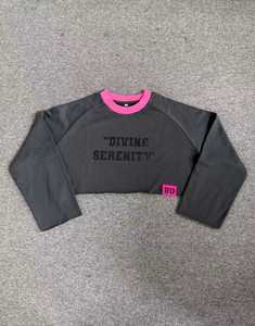 <span class=keywords><strong>Felpa</strong></span> corta da donna grigio scuro con colletto a contrasto rosa Neon stile serenità grafica alla moda <span class=keywords><strong>felpa</strong></span> Casual <span class=keywords><strong>Crop</strong></span> - Product Image 1