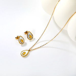 Conjunto de collar con colgante de aguacate y aretes de acero inoxidable, joyería de moda para mujer, diseño de frutas con patrón de comida - Product Image 1