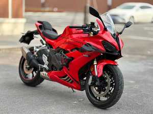 Moto de course QJMOTOR SRK600 à refroidissement liquide 600cc - Product Image 6