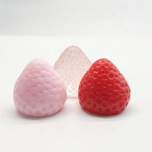 ของเล่นบีบผลไม้ TPR แบบขายส่ง ลูกบอลแป้ง PVA สตรอว์เบอร์รี เปลี่ยนสีเมื่อโดนแสง UV ของเล่นบีบคลายเครียดสำหรับเด็ก - Product Image 2