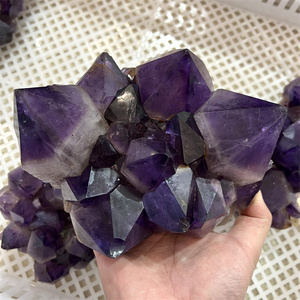 Commercio all'ingrosso naturale <span class=keywords><strong>di</strong></span> ametista <span class=keywords><strong>di</strong></span> cristallo <span class=keywords><strong>di</strong></span> ametista grezza ruvida pietra <span class=keywords><strong>di</strong></span> quarzo pietra regalo <span class=keywords><strong>di</strong></span> fiori per la decorazione <span class=keywords><strong>di</strong></span> Fengshui - Product Image 4