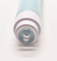 Tube cosmétique souple en PE imprimé sur mesure avec embout à bille massante, emballage pour soins de la peau pour gel contour des yeux, sérum facial et massage cosmétique
