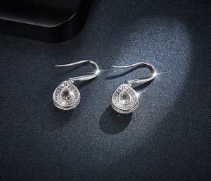 Boucles d'oreilles en argent en forme de poire avec moissanite VVS de la boutique de bijoux Rui Zun Fashion - Product Image 4