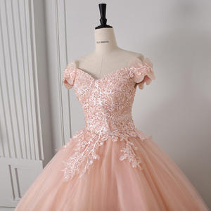 Quinceanera-Kleider Eleganter Bootsausschnitt Luxuriöse Spitzenstickerei Vestidos De 15 Anos Party-Ballkleid Vintage Quinceanera-Robe Maßanfertigung - Product Image 4
