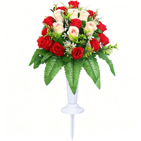 Piquet solaire décoratif patriotique avec drapeau américain, marguerites gerbera, roses et lys, pour la décoration extérieure du Jour de l'Indépendance