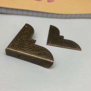 Antique Style Brass <b>Corner</b> <b>Protectors</b> For Furniture With Floral Design Durable Metal Right Angle Guards - Product Image 1