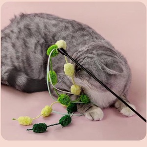 Bâton de chatouillage pour chat en coton doux arc-en-ciel avec tige extensible et clochette à pompon, jouet d'auto-entretenissement pour chaton, jouet pour animaux de compagnie - Product Image 4