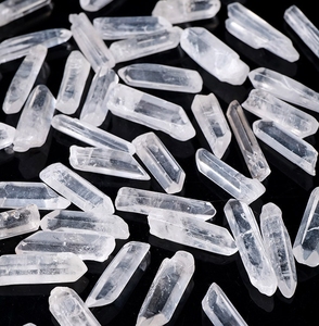 Số lượng lớn tinh thể cột chấm dứt điểm rõ ràng thạch anh điểm nguyên trắng tinh thể thạch anh đá thô thạch anh cụm cho trang trí nội thất - Product Image 4