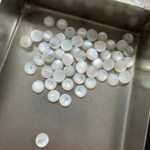 Perles rondes en nacre blanche de 2 mm et 8 mm pour la fabrication de bijoux - Product Image 2