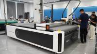 Machine de découpe CNC Aoyoo en PVC pour panneaux en mousse, feuilles Forex, boîtes en carton et matériaux autocollants