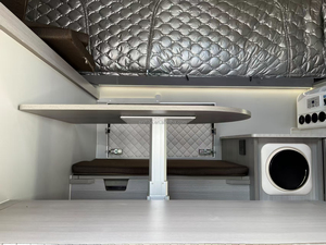 Remolque de Viaje Plegable Gris Tipo Caravana para Acampar, para 4 Personas, de Aluminio, Estilo Moderno - Product Image 2