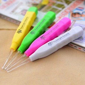<b>Flashlight</b> Earpick Plastic <b>LED</b> Light Up Ear Cleaning Tool For Adults And Children Home Use - Product Image 3