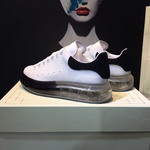 รองเท้าผ้าใบแฟชั่นคุณภาพสูงสำหรับผู้ชายและผู้หญิง รุ่นใหม่ปี 2025 พื้นหนาโปร่งใส ระบายอากาศได้ดี - Product Image 2