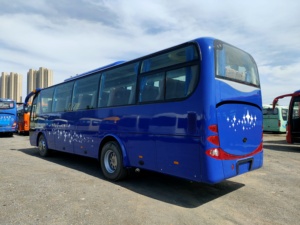 Autocar <span class=keywords><strong>de</strong></span> tourisme <span class=keywords><strong>de</strong></span> luxe d'occasion à 36 places, sièges inclinables confortables, <span class=keywords><strong>grand</strong></span> espace <span class=keywords><strong>de</strong></span> rangement pour les voyages en groupe - Product Image 3