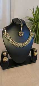 Ensemble de colliers choker de luxe Mint Gan Kundan, digne d'un bijou de mariée traditionnel Statermont & Masing Fikka. - Product Image 4
