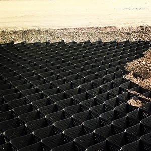Géocell HDPE <span class=keywords><strong>stabilisateur</strong></span> de <span class=keywords><strong>gravier</strong></span> 50 mm pour allées agricoles extérieures, chemins et routes, murs de soutènement - Prix fabricant - Product Image 3