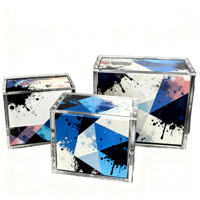 Boîte de rangement en acrylique transparente à fixation magnétique pour cartes TCG, idéale pour les objets de collection et les décorations.