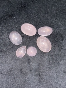 Lote de piedras preciosas sueltas de cuarzo rosa de primera calidad para usar en la fabricación de joyas, lote de piedras preciosas de cuarzo pulido de tamaño libre - Product Image 5