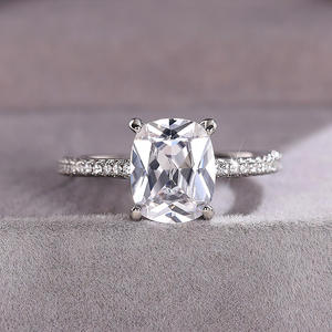 Anello di Diamanti Q752 con Taglio Radiante, Diamante Naturale, Gioiello Classico da Donna per Fidanzamento - Product Image 1