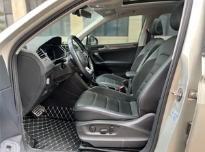 Volkswagen <span class=keywords><strong>Tiguan</strong></span> L 2021 SUV di Medie Dimensioni con Interasse di 2791 mm e Spaziosa Interna a Cinque Posti - Product Image 4