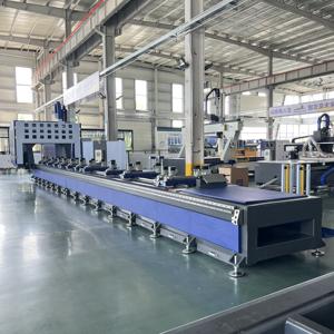 Centro di Lavorazione CNC a Cinque Assi ad Alta Velocità UTOOLS per Porte e Finestre in UPVC/Alluminio con Funzioni di Taglio e Fresatura - Product Image 2