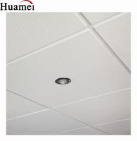 Plaques de plafond Microlook avec isolation thermique pour un confort toute l'année dans les bureaux et les écoles