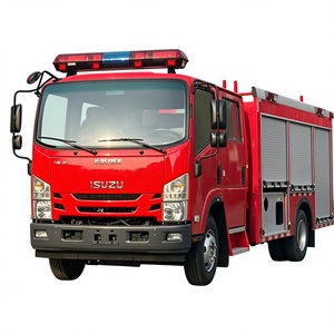 Camion de pompiers avec réservoir d'eau de 4000 litres pour la lutte contre les incendies forestiers, camion de pompiers ISUZU 4x2, camion de pompiers d'aéroport - Product Image 1