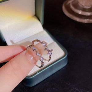 Anillos Delicados <span class=keywords><strong>y</strong></span> Sencillos con Forma <span class=keywords><strong>de</strong></span> Corazón <span class=keywords><strong>de</strong></span> Mariposa Personalizados, Brillantes <span class=keywords><strong>y</strong></span> Apilables, para Mujeres, Hombres, Parejas, <span class=keywords><strong>Matrimonio</strong></span>, Bodas, Conjuntos <span class=keywords><strong>de</strong></span> Joyería <span class=keywords><strong>de</strong></span> Moda - Product Image 1