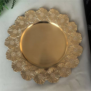 Elegante Piatto Decorativo Floreale Dorato, Sottopiatto per Cena, per Casa, Hotel, Matrimoni e Feste - Product Image 5