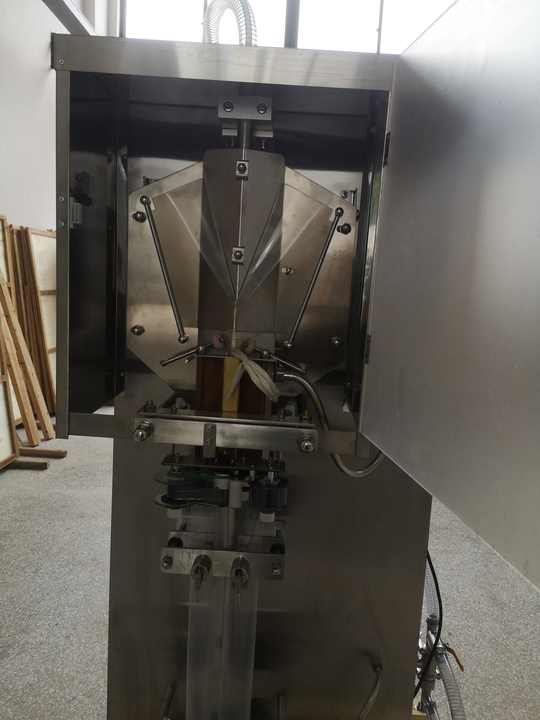 Automatic Vertical Pouch Sachet Water Filling Packing Machine Bag Water ...