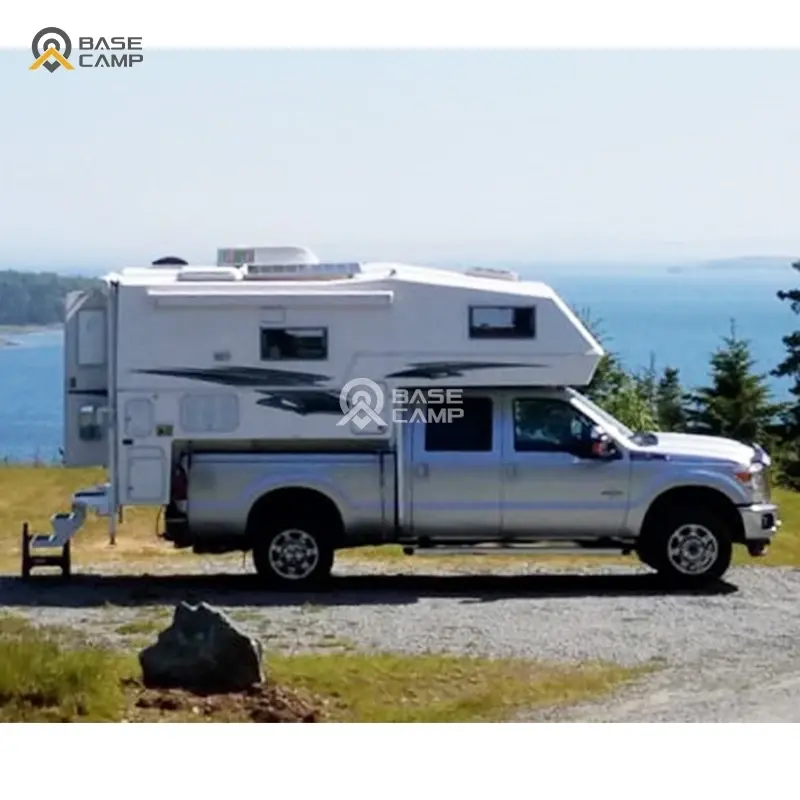 4 سيارة شخص التخييم في الهواء الطلق على الطرق الوعرة RV مقطورة تخييم الألومنيوم 0Outdoor Caravan