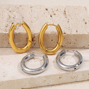Pendientes de Aro Ovalados Minimalistas de Acero de Titanio en Oro y Plata para Mujer, Diseño Geométrico de Moda, Primavera 2025 - Product Image 3