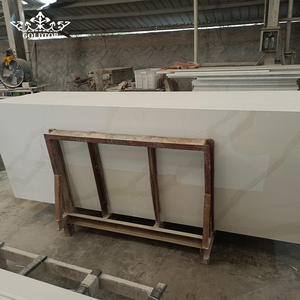 Dalles de quartz polies de luxe GOLDTOP 5059 Calacatta Paris, surfaces blanches élégantes pour comptoirs de cuisine et de salle à manger modernes - Product Image 1