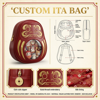 Sac à dos esthétique personnalisé rouge Daruma Ita Bag en cuir végétalien premium avec broderie au fil, doublure en soie, tirette de fermeture éclair pour pièces de monnaie et présentoir pour épingles