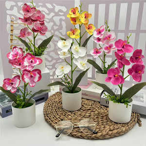 Fiore di <span class=keywords><strong>Orchidea</strong></span> Artificiale in <span class=keywords><strong>Vaso</strong></span>, Finta Phalaenopsis <span class=keywords><strong>con</strong></span> <span class=keywords><strong>Vaso</strong></span> in Plastica per Centrotavola, Decorazione Casa, Ufficio, Feste - Product Image 1