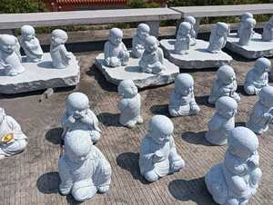 Tailles personnalisées <span class=keywords><strong>en</strong></span> <span class=keywords><strong>pierre</strong></span> de granit blanc <span class=keywords><strong>Bouddha</strong></span> bébé <span class=keywords><strong>petit</strong></span> moine Statue voir pas de mal entendre pas de mal parler pas de mal grande sculpture - Product Image 5