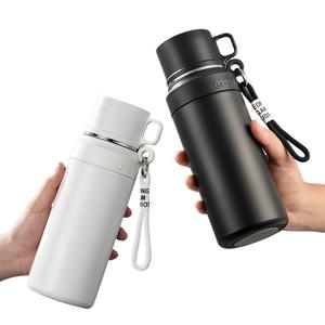 Botella de Agua Aislada Portátil de Acero Inoxidable Leto 316 con Infusor de Té para Uso en Oficina y Negocios - Product Image 4