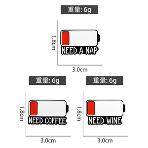 PRECISA DE CAFÉ Pinos De Esmalte Personalizado Nível De Bateria Baixa Necessidade de Carregar Broches Lapel Badges Presente Engraçado Da Jóias para Amigos - Product Image 2