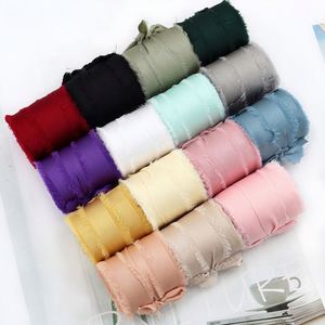 Ruban en mousseline de soie à bords effilochés de 4 cm x 5 yards, style bohème, pour bouquets de mariage et emballage cadeau (vente en gros) - Product Image 2