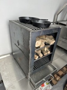 Ember Box and Grill YGS500 Construcción duradera de acero al carbono y hierro - Product Image 4