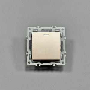 AB Standart Priz Fişi 82mm Entegre Alman Fransız Tarzı Altın Cam Panelli Duvar Anahtarı ve Priz Modülü Kombinasyonu - Product Image 1