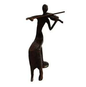 कच्चा लोहा पीतल की मूर्ति महिला वायलिन मूर्तियों के लिए छोटे धातु मूर्ति संगीत व्यापार उपहार घर डिजाइन सजावट