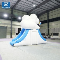 Toboggan Gonflable LED Nuage pour Parc d'Attractions, Toboggan Gonflable Nuage pour Centre Commercial et Décoration d'Événements Extérieurs