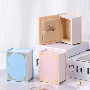 הפוך תיבת טבעת רטרו בסגנון רטרו, תיבת תכשיטים מגנטיים, תליון בצורת ספר יצירתי, תיבת אוזניים, תיבת אריזה, מתנה לוגו מותאם אישית - Product Image 1